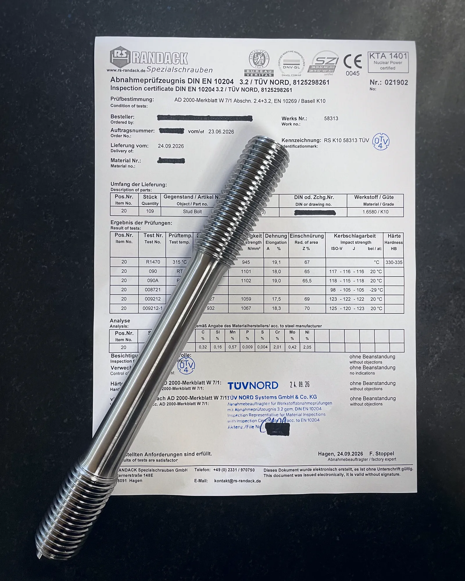 Abnahmeprüfzeugnis 3.2 mit Stehbolzen