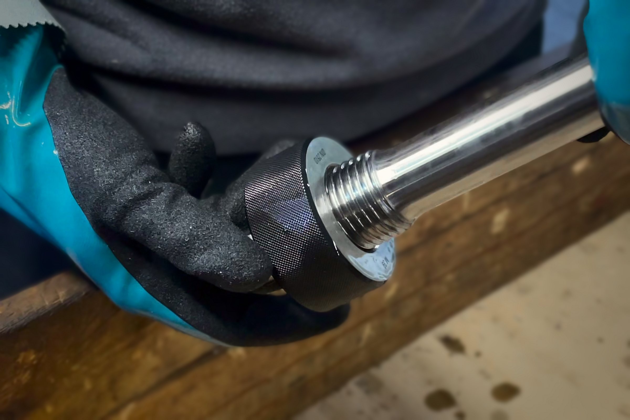 Prüfung des gerollten Gewindes mit dem Lehrring